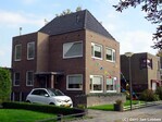 C.F. van Sytzamastraat 6, Winsum (1935), kap later toegevoegd, wel deel van ontwerp
              <br/>
              Gert-Jan Lobbes, 2018